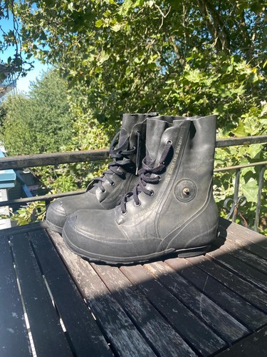 Bata mickey boots size 11n - boots,