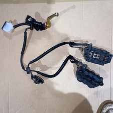 yamaha r1 big bang front brake