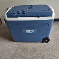 Ezetil Cool Box with Wheels
