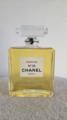 Chanel giant dummy bottle - giant,