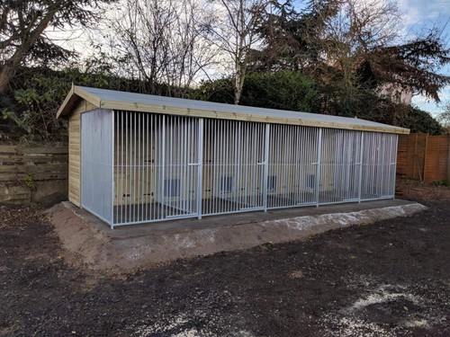 Five bay dog kennel - x,