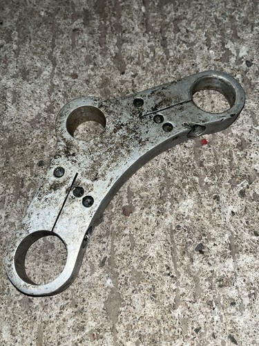 Upper fork yoke - upper,