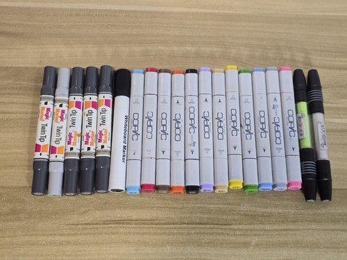 Mixed lot art markers - art,