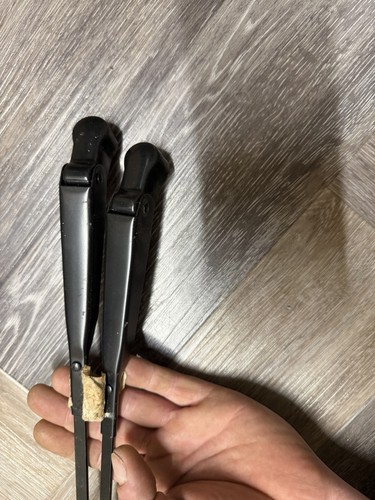 Genuine defender puma wiper - defender,