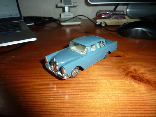 Dinky toys 186 - 186, benz