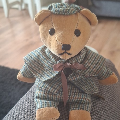 The winking bear - co, plush