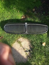 X type jaguar grill ( Black)