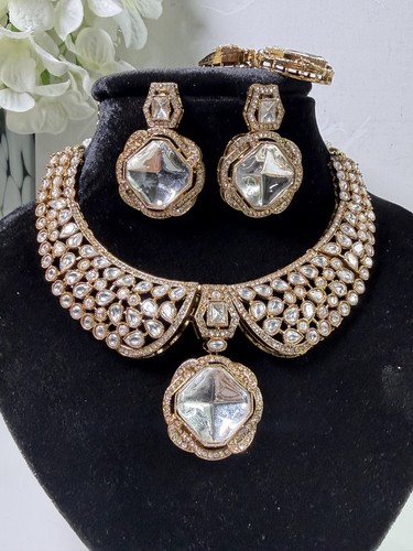 Gold tone kundan - , choker