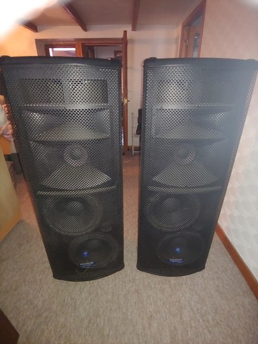 Pair mackie 1232 3 - a,