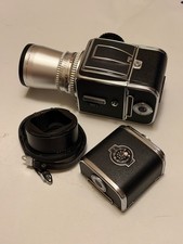 Hasselblad 500 CM + Zeiss Distagon CF 50mm f/4 T* + 220 & 120 back + extras