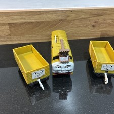 tomy trackmaster thomas the tank engine train diesel 10 & his matching trucks