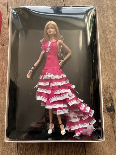 Barbie pink pantone - barbie, in