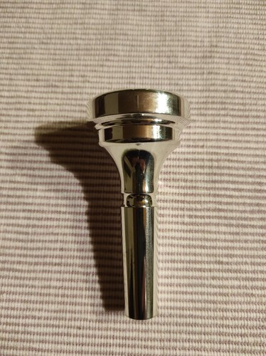 Mouthpiece similar dennis - to,