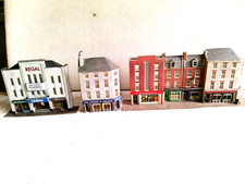 ROW OF TALL METCALFE LOW RELIEF  SHOPS , BANK  AND PUB N GAUGE