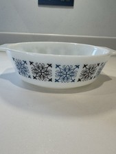 Vintage Pyrex JAJ Round