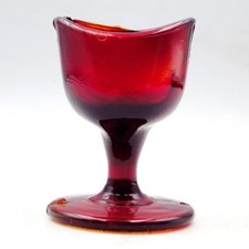 VINTAGE Glowing Amberina Red Glass Footed EYE BATH