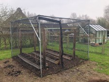Fruit & vegetable Cage net - bird & squirrel proof - 215 x 315 x 315 metal frame