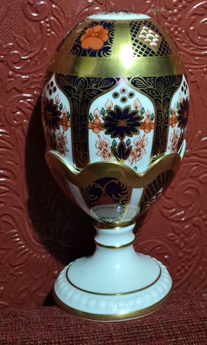 Royal crown derby egg stand - crown,