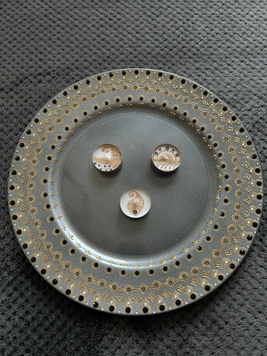 Decorative charger plate with - decorative,