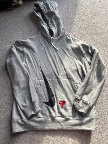 Comme des garçons play - comme,