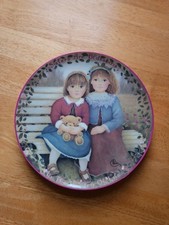 Vintage Sisters Are Blossoms