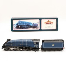 Bachmann 31-954 A4 Class 60007 Sir Nigel Gresley 4-6-2 BR Blue OO Gauge