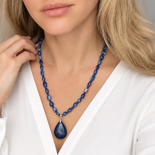 Lapis lazuli and apatite - lapis,
