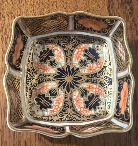 Royal crown derby china - crown, imari