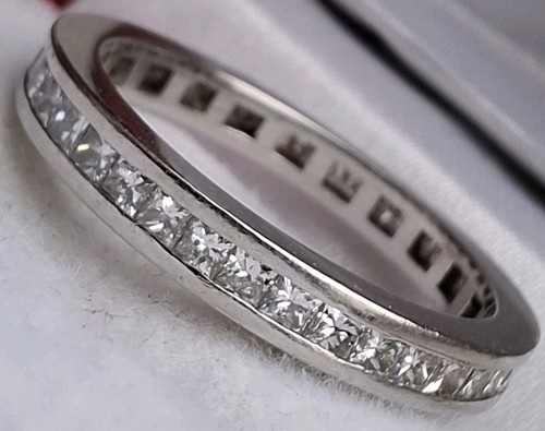 Platinum 81ct vs diamond - platinum, 0.81ct