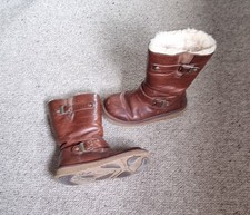 BROWN LEATHER SHEEPSKIN UGG