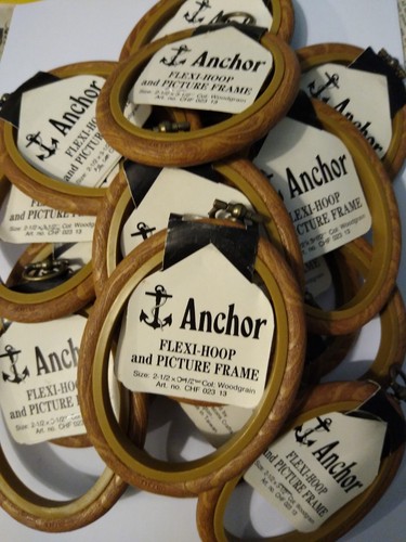 Anchor flexi hoop picture - &,