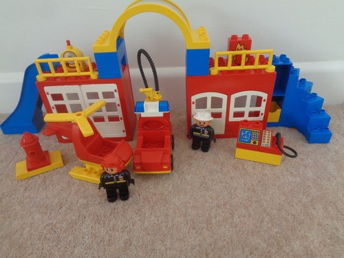 Duplo fire station with - fire,