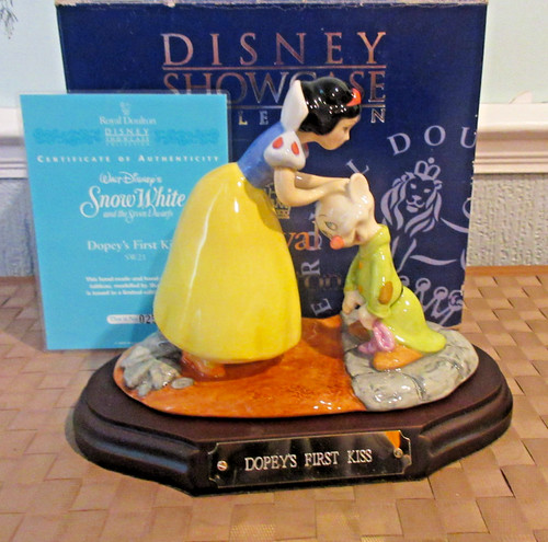 Royal doulton snow - (item),