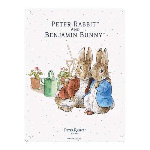 Peter rabbit benjamin - peter, cuddling