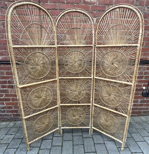 Rattan room divider - room, starburst