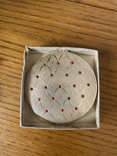 Vintage compact mirror shaped - vintage, mirror-shaped