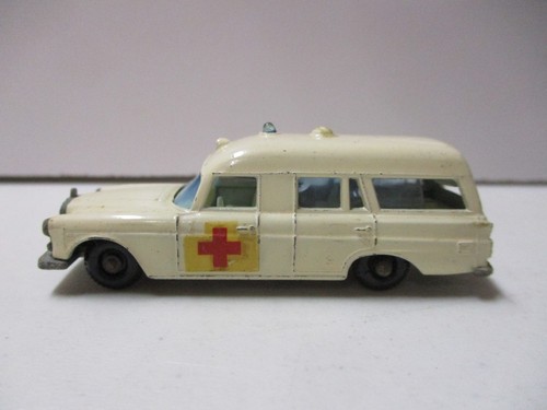 Matchbox mercedes benz - matchbox,