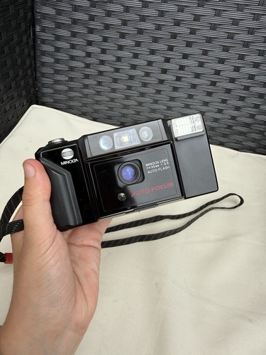 Minolta 35mm film camera - minolta,