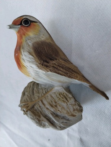 Wedgewood porcelain robin - ,