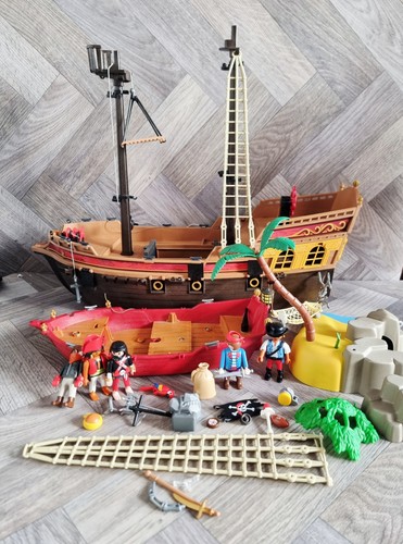 Playmobil pirate ship - pirate,