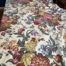 Vintage Hamilton McBride Floral Ruffle Edge Bedspread 89”x82” Cotton Blend