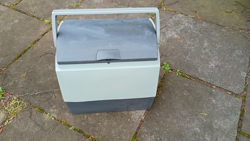 Electric portable fridge