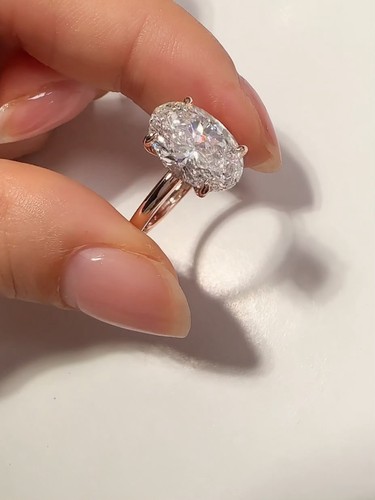 Oval lab grown diamond - 3.09,