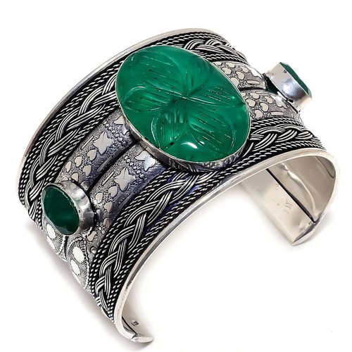 Emerald gemstone - emerald(simulated),