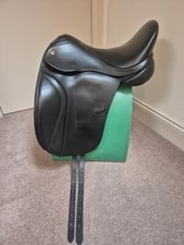 kent and masters adjustable dressage saddle 17 inch Wide