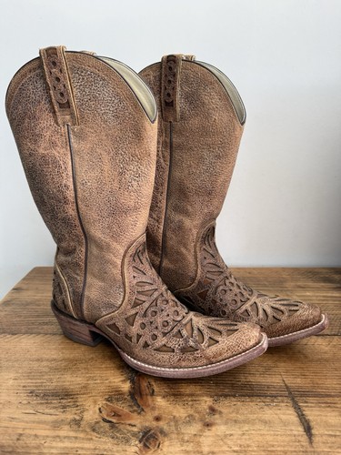 Ariat leather cowboy boots - boots, uk