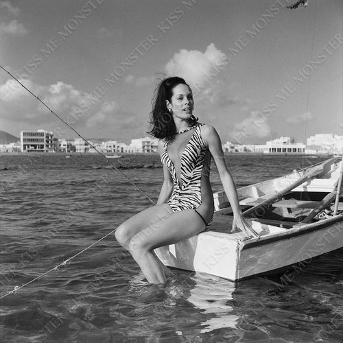 Martine beswick thunderball - beswick,