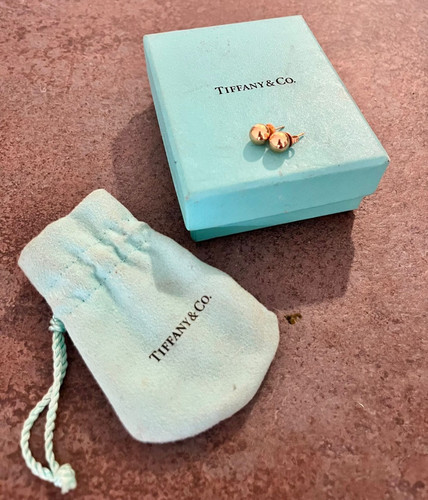 Tiffany hallmarked 18ct - co.,
