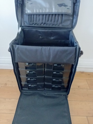 Portable beauty trolley - in, 1