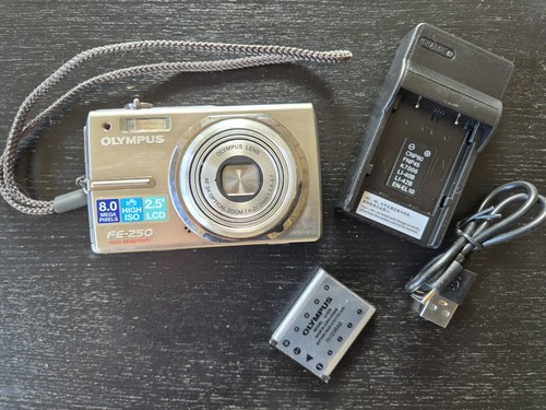 Olympus 250 8mp compact - fe-250,